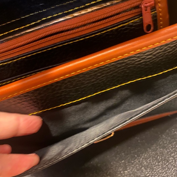 Vintage Dooney & Burke All - Weather Leather Black & Tan Pebbled Crossbody Bag - Picture 13 of 17